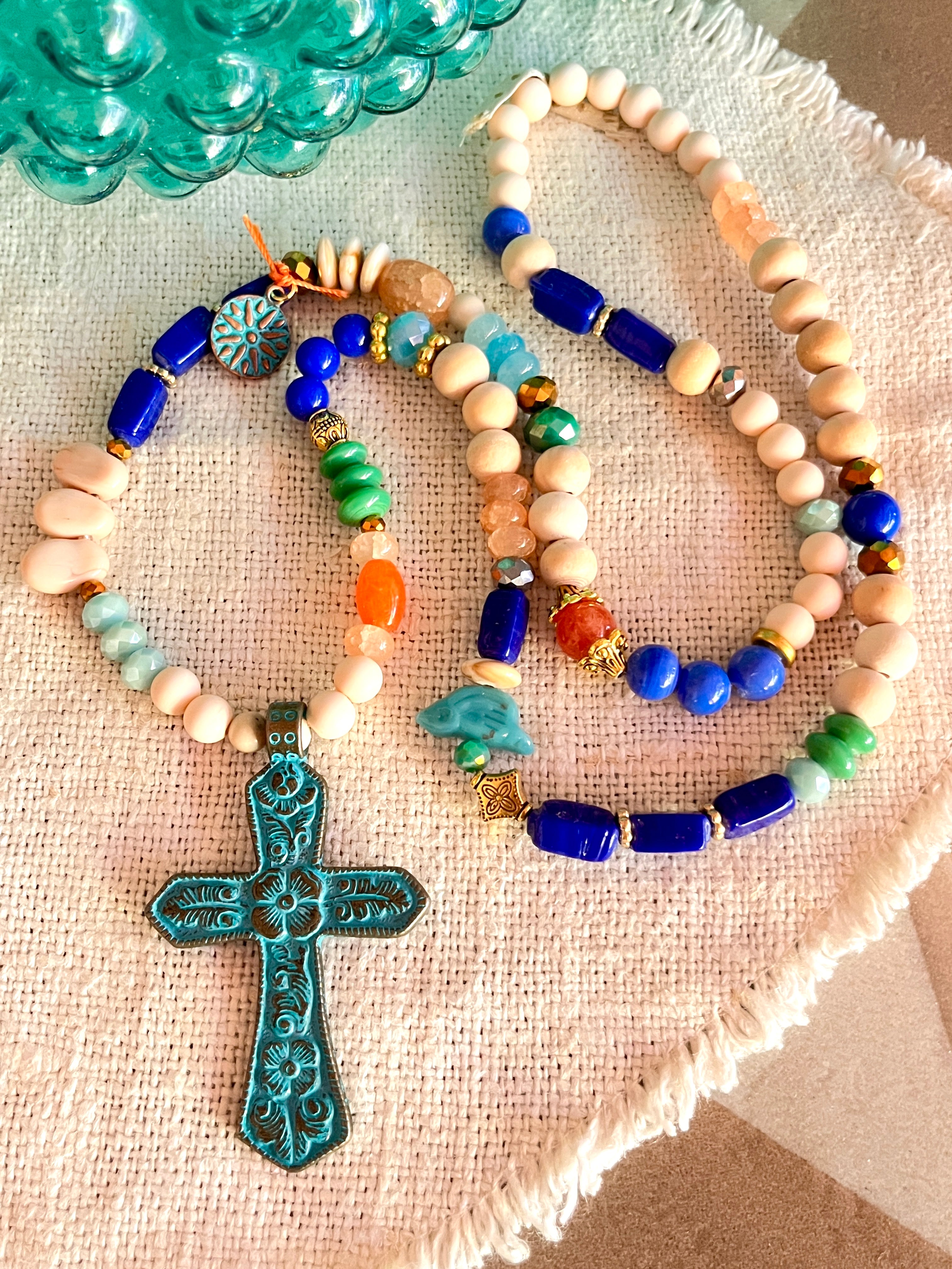Milos – Sautoir croix turquoise