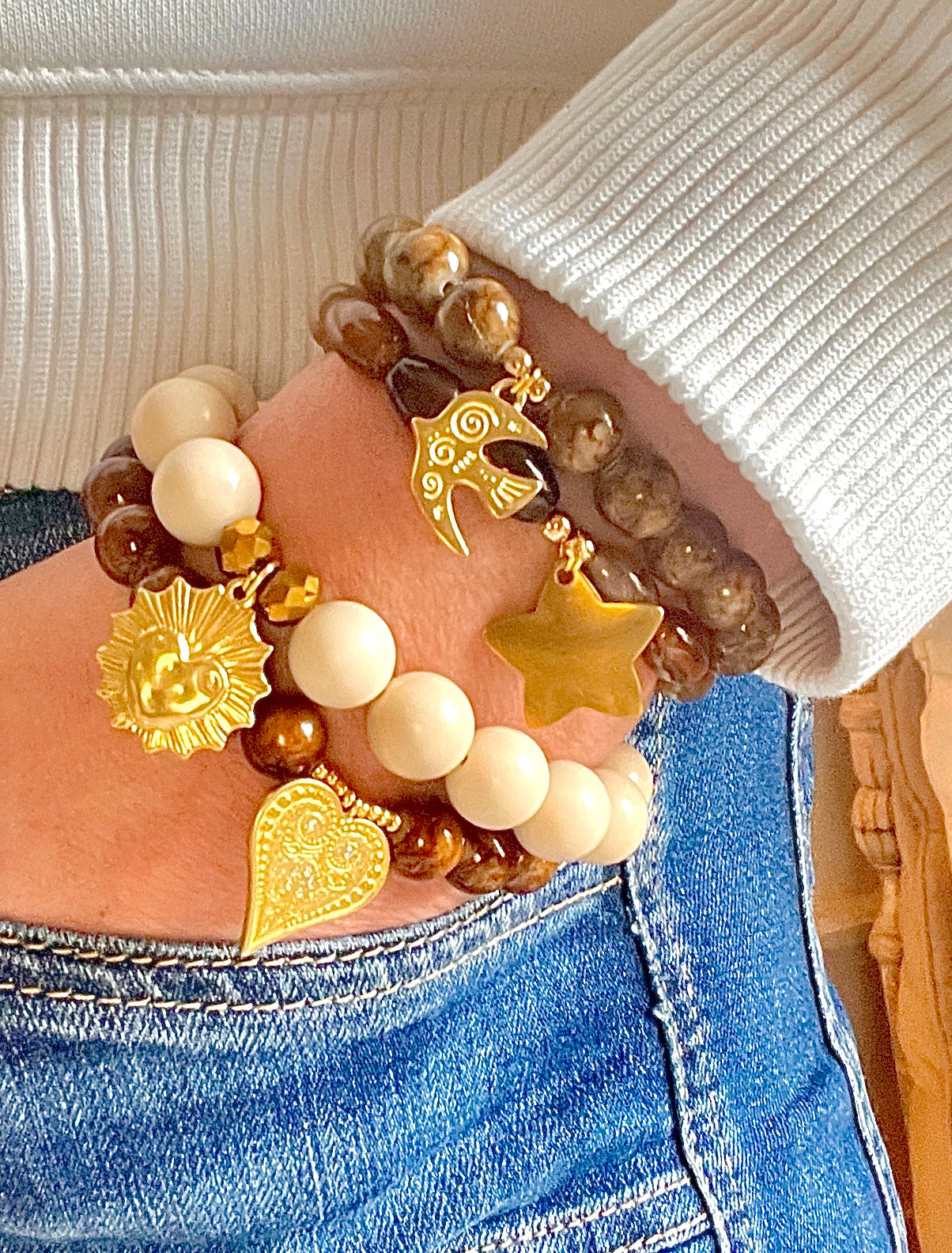 Céleste- Bracelet en pierre naturelle et médaille symbole. Arastuce