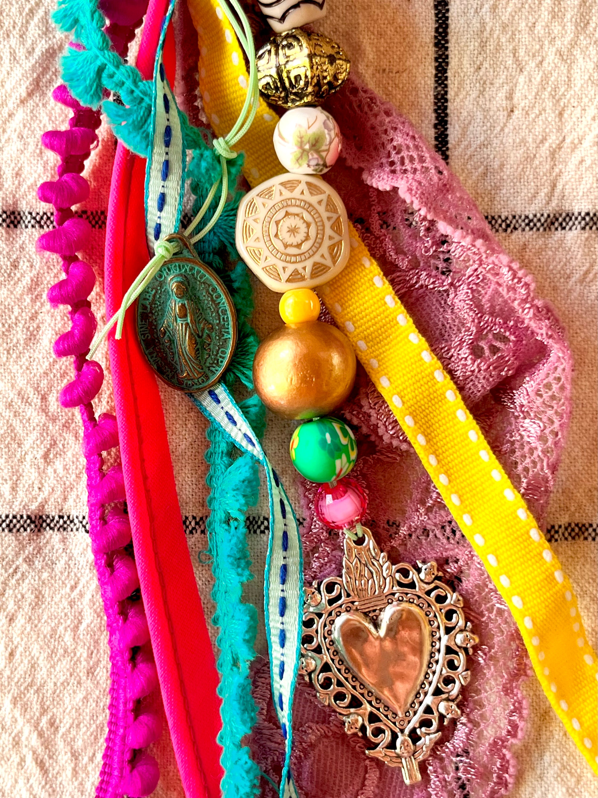 Gypsi – Grigri bohème coloré Arastuce