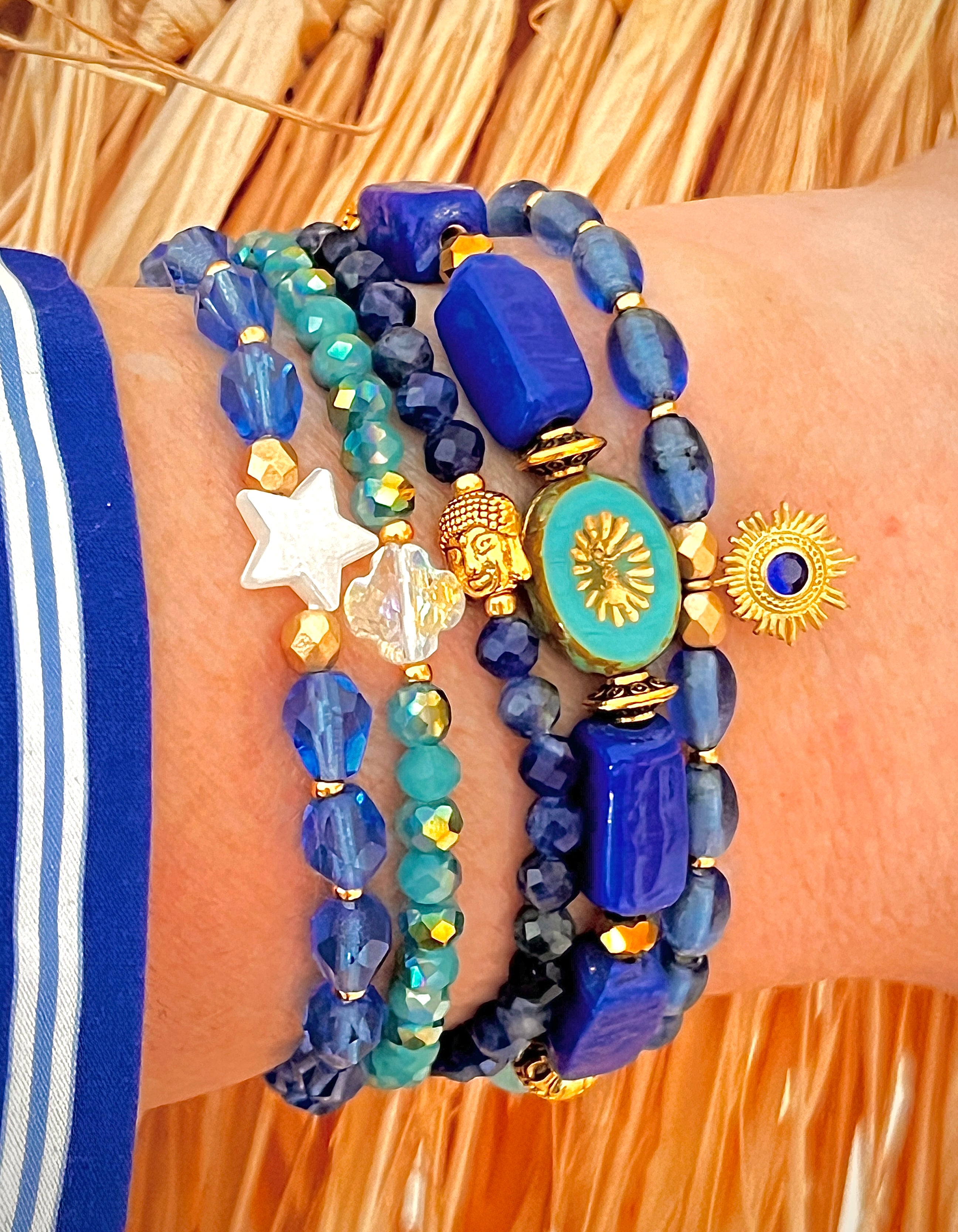 Mitsouko - Bracelet bleu azur et ses perles vintage