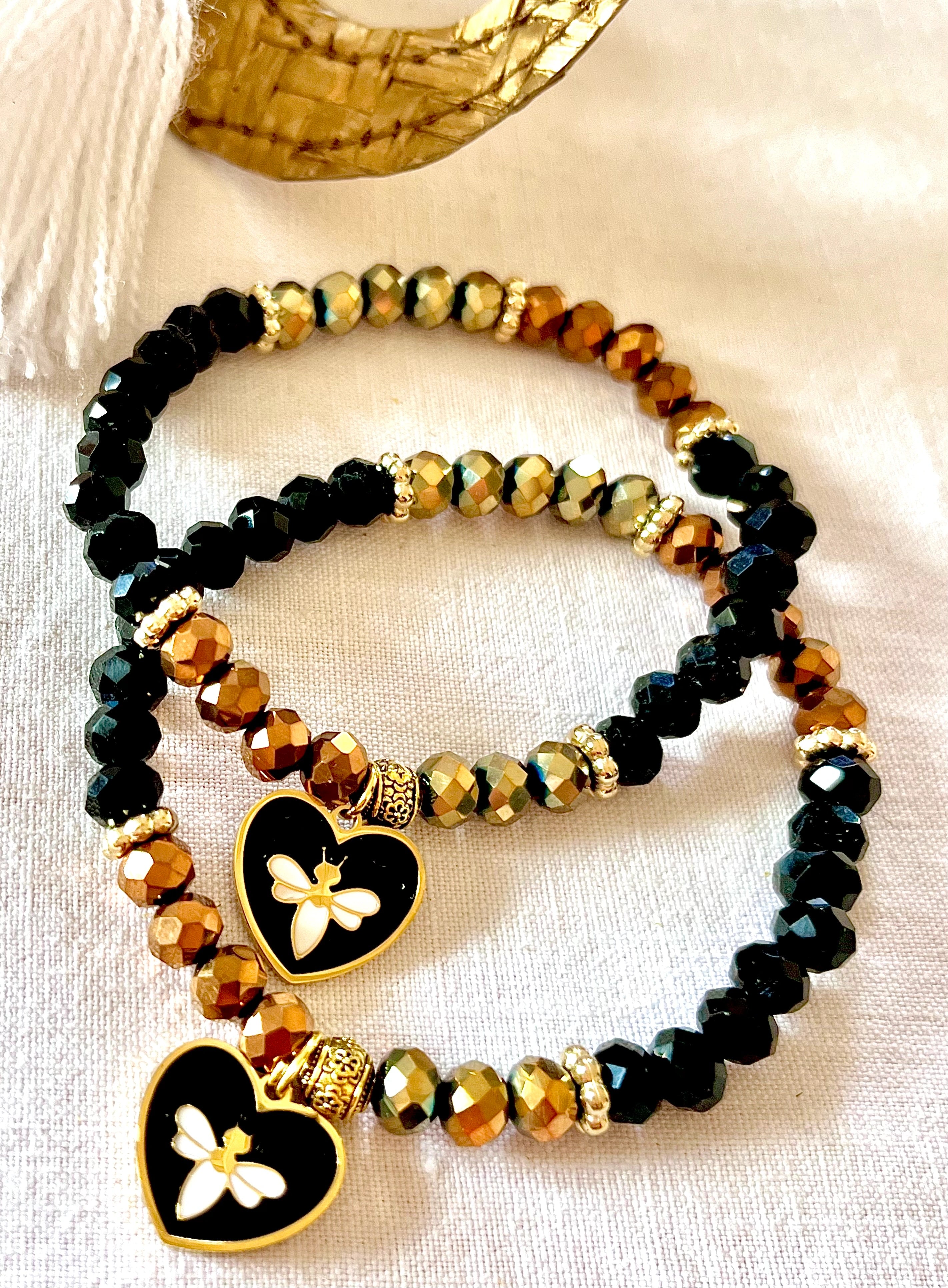 Bee – Bracelet abeille en perles facettes & cœur émaillé