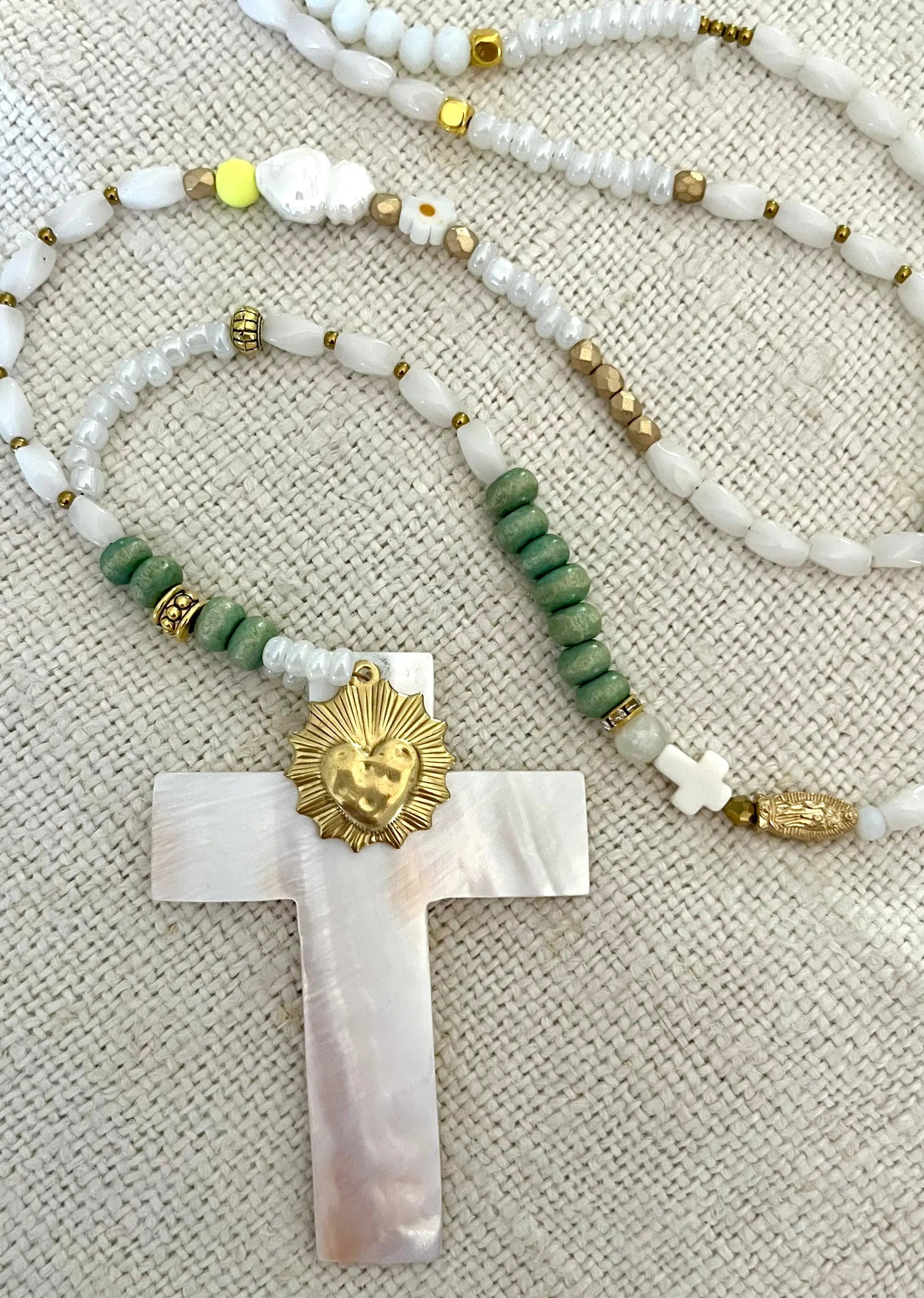 BONNIE – Sautoir croix en nacre & vert d’eau Ma boutique