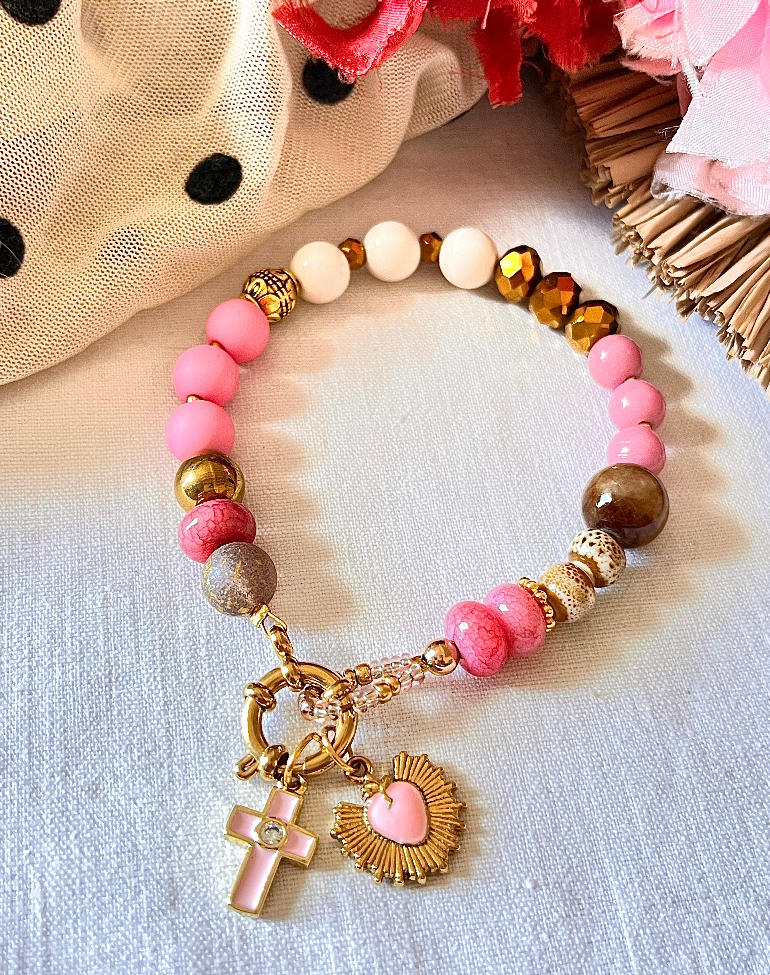 Smile Rose. – Bracelet perles fermoir et charm's Rose Arastuce