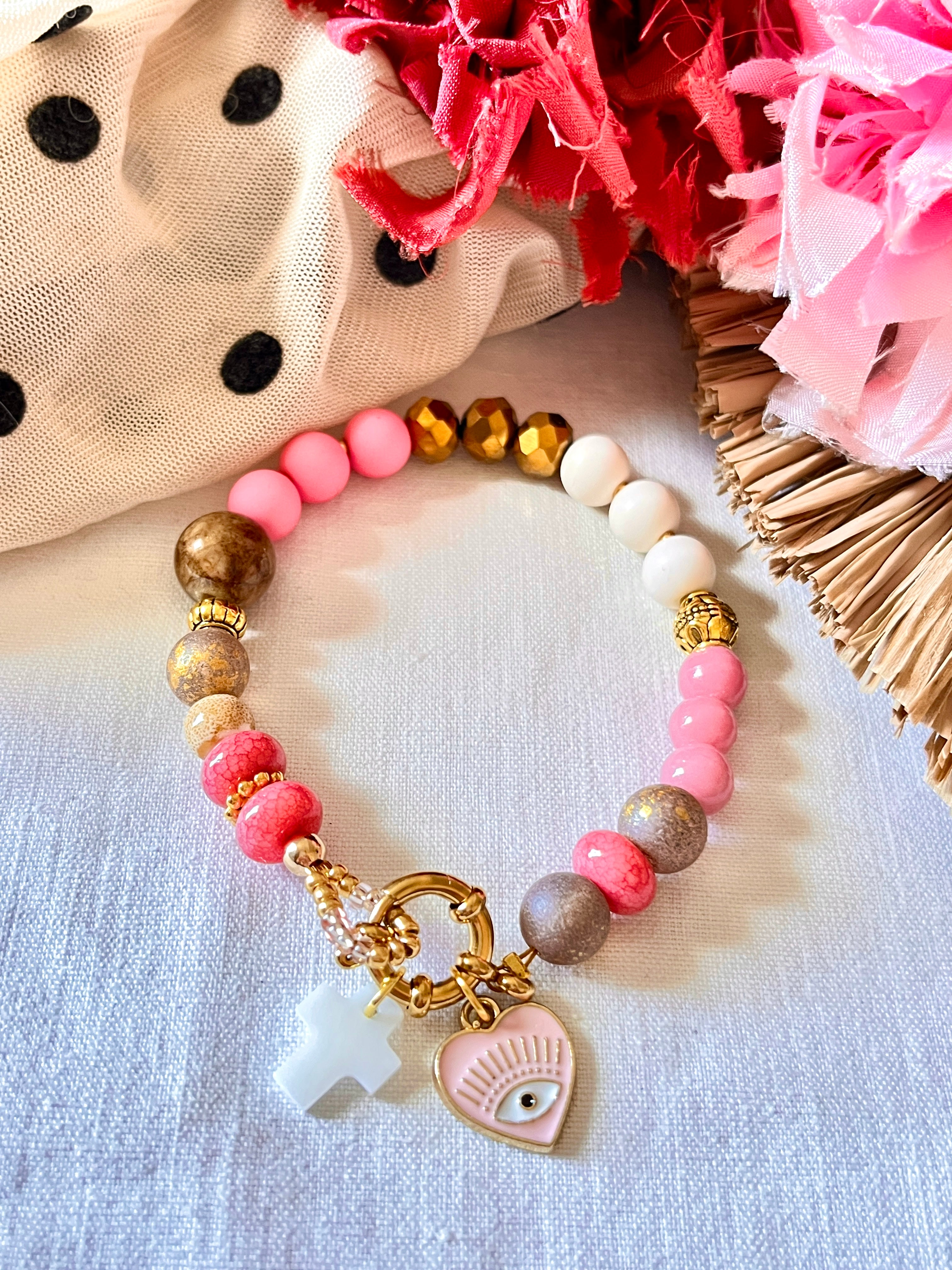 Smile Rose. – Bracelet perles fermoir et charm's Rose Arastuce
