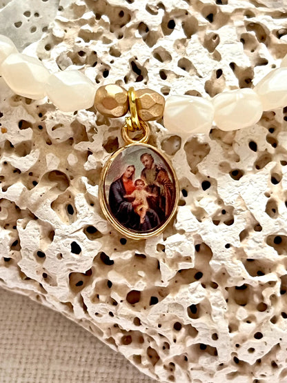 Médali - Bracelet en perles de nacre et médaille dorée Arastuce
