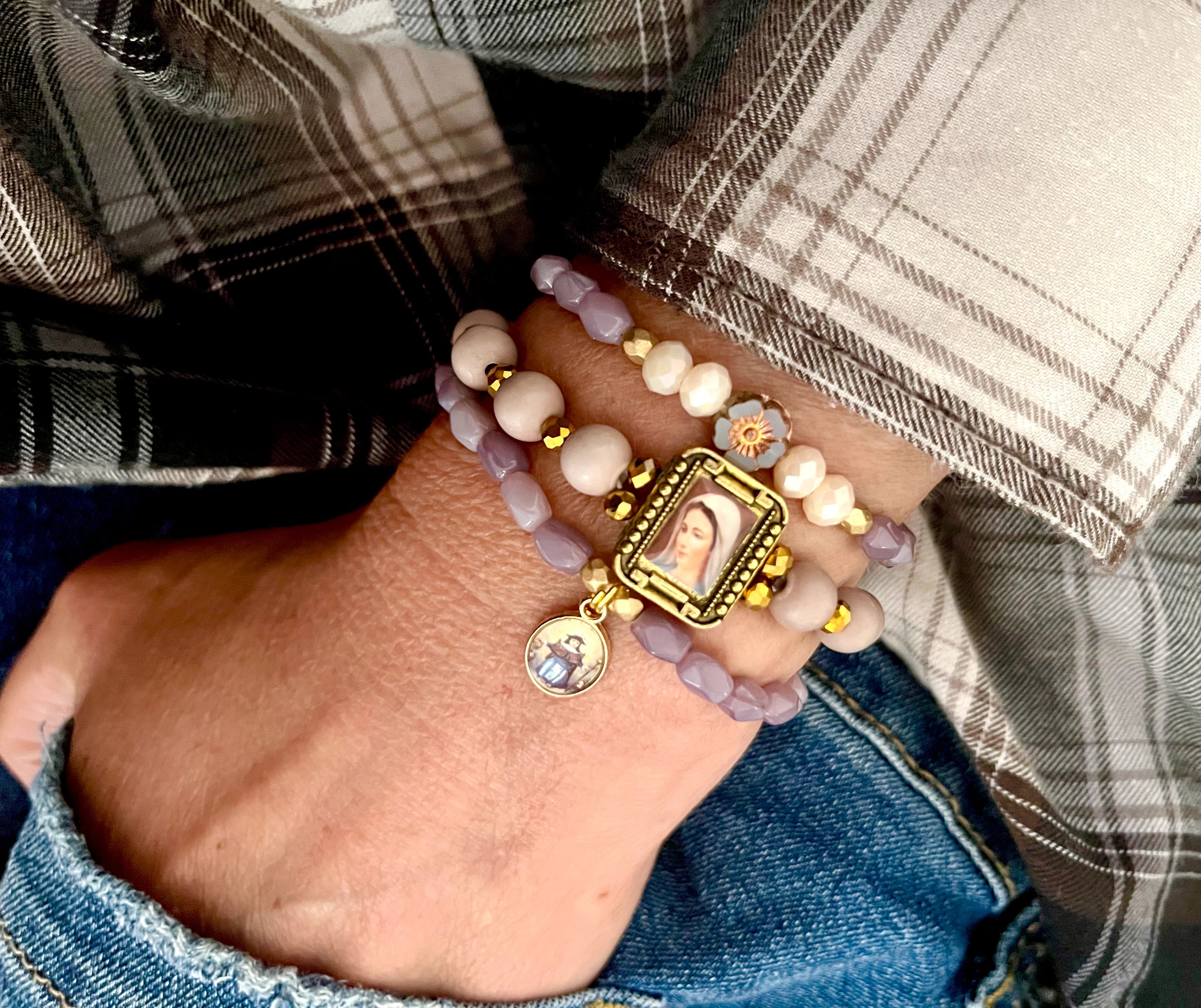 Romy – Bracelet grisé & perle Marie Arastuce