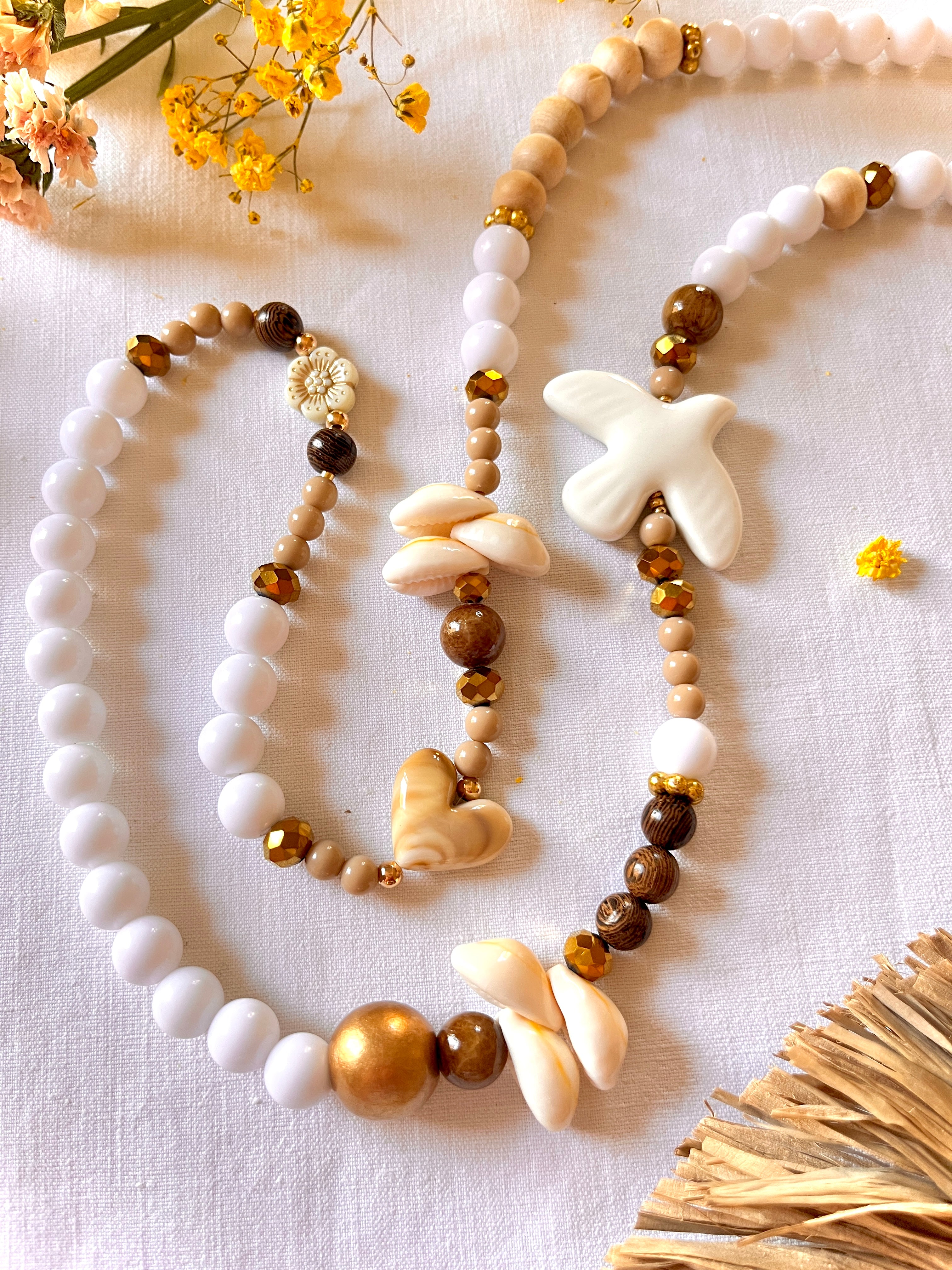 CALISTA – Collier Colombe et perles blanches