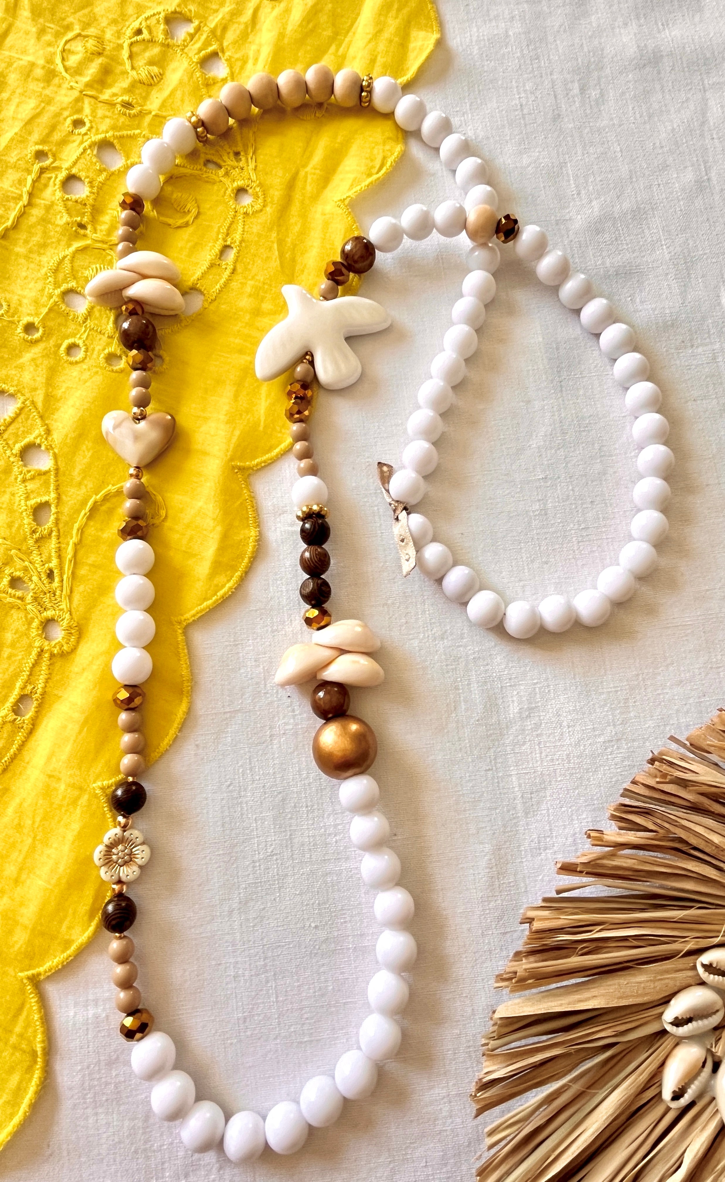 CALISTA – Collier Colombe et perles blanches