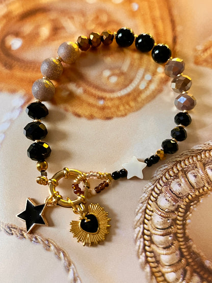 Smile N. – Bracelet perles fermoir et charm's Noirs Arastuce