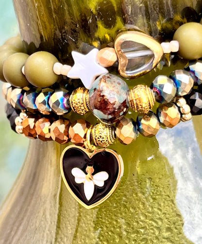 Bee – Bracelet abeille en perles facettes & cœur émaillé