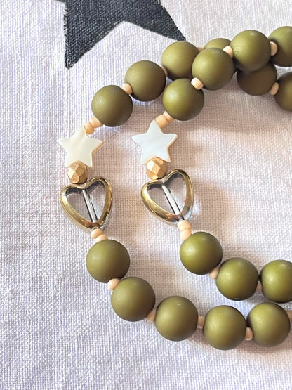 Gaspard – Bracelet vert Kaki Coeur et Etoile