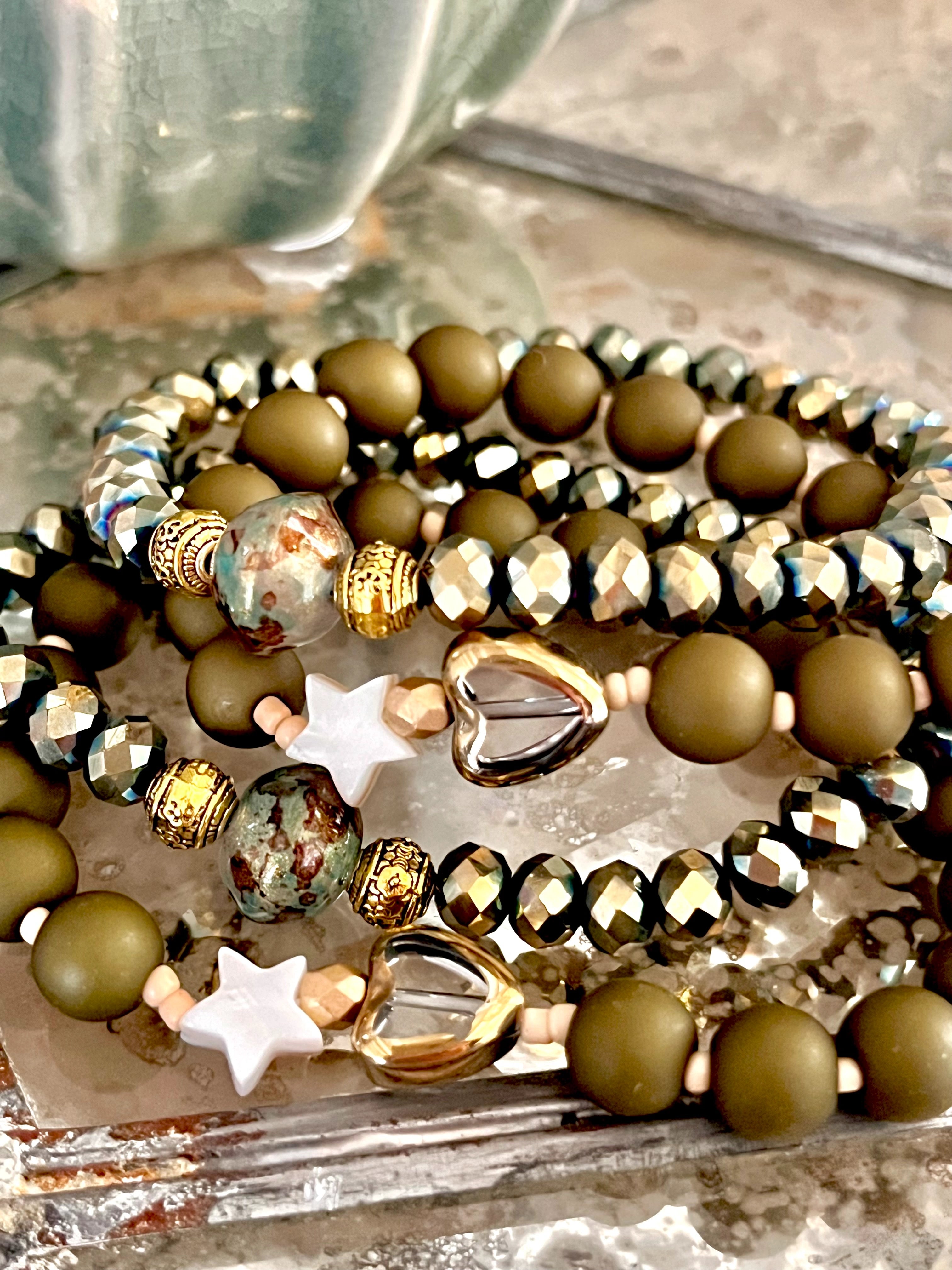 Gaspard – Bracelet vert Kaki Coeur et Etoile