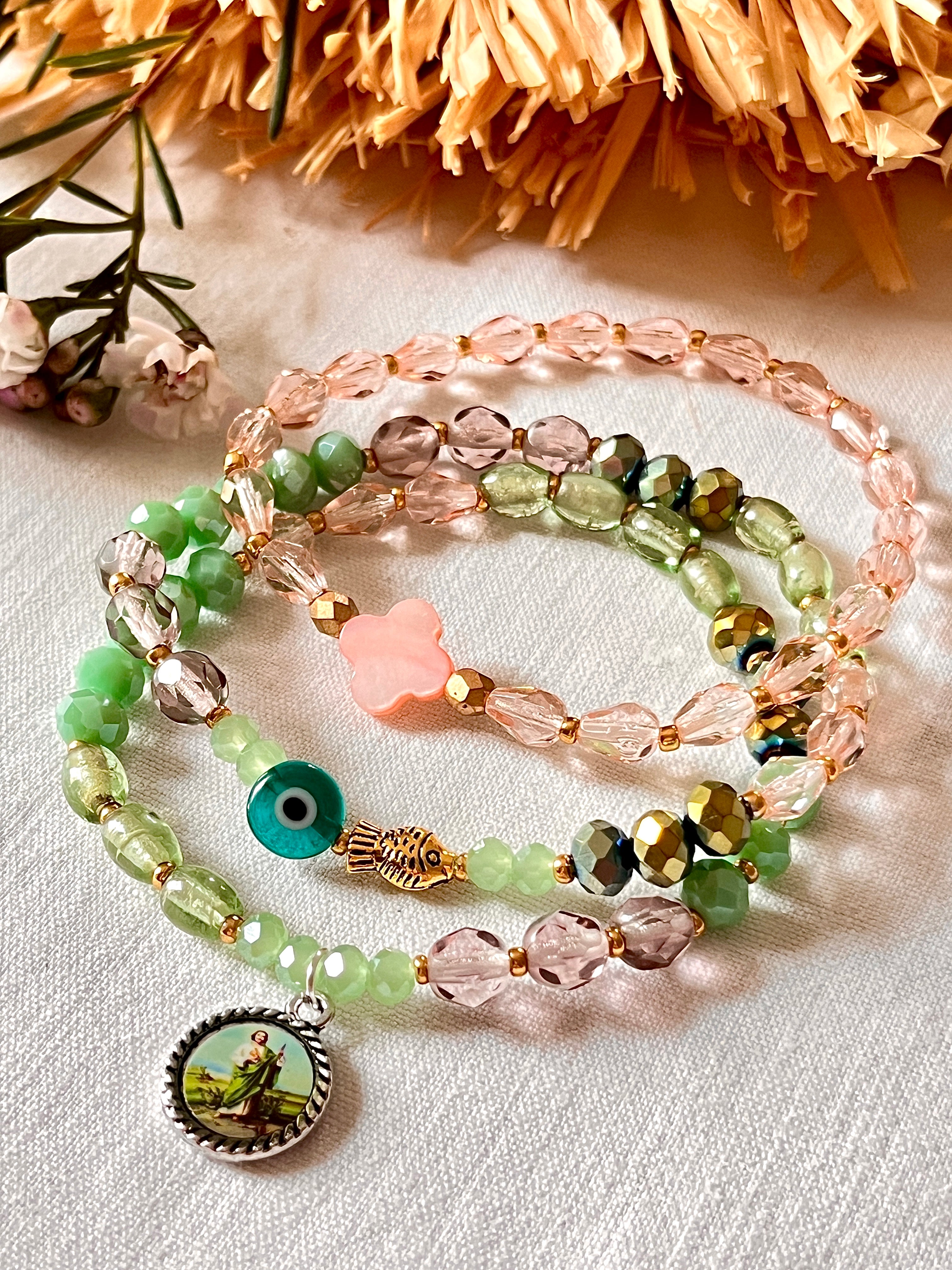 Médali - Bracelet en perles de nacre et médaille dorée (Copie) Arastuce