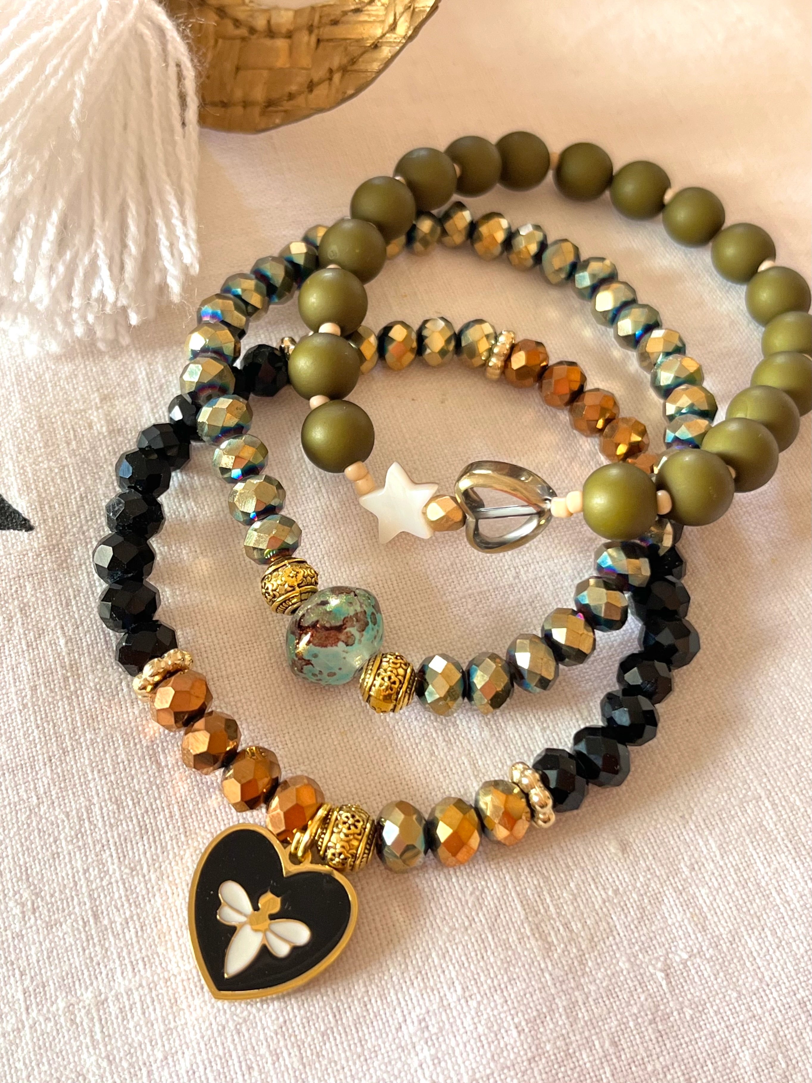 Neeris – Bracelet perles facettes irisées vert grisé