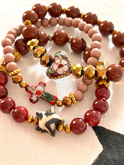 Léo - bracelet perles chocolat, bordeaux & étoile fauve