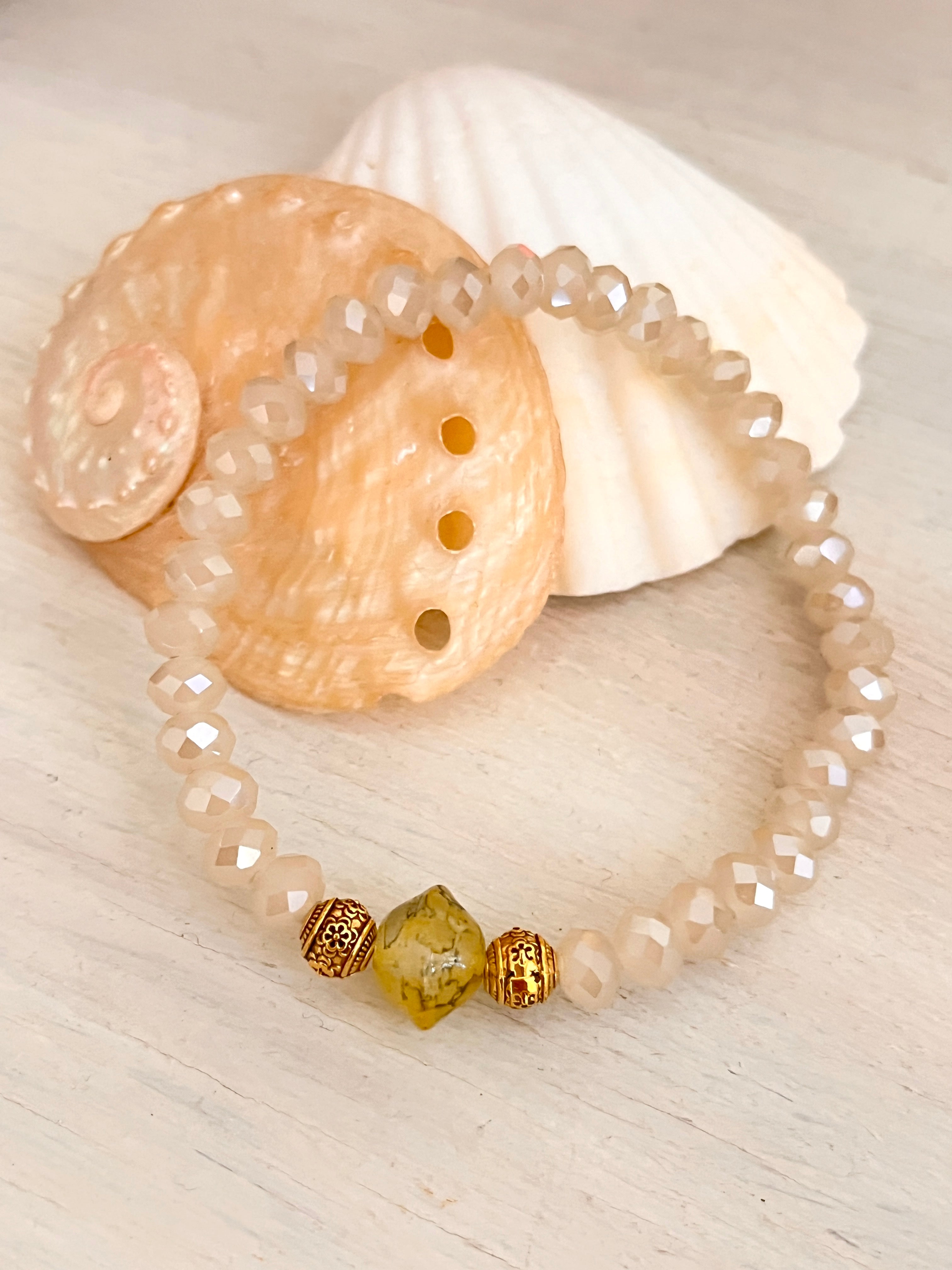 Néeris Bis – Bracelet perles facettes irisées