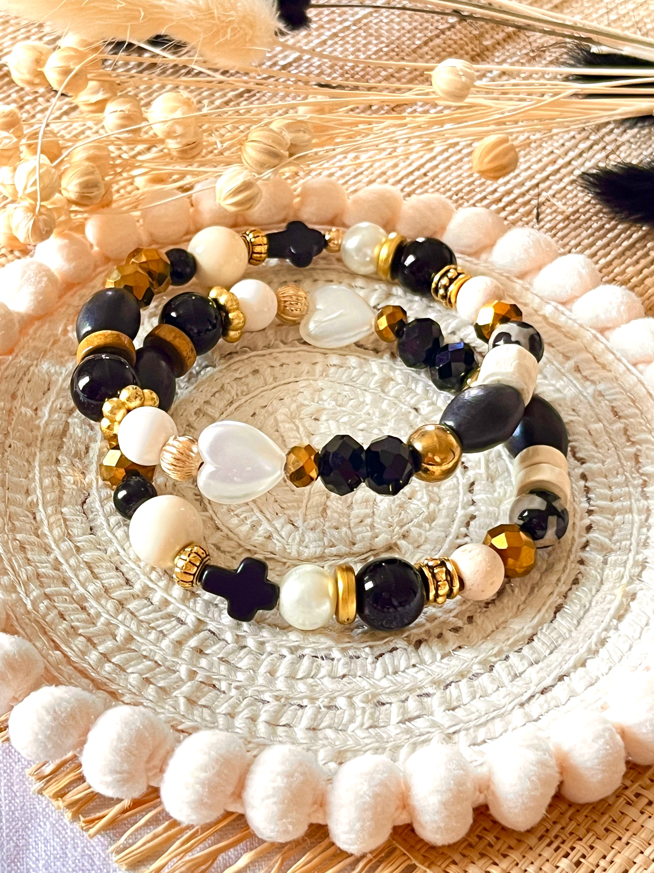 Socco – Bracelet noir et naturel, douceur et caractère Arastuce