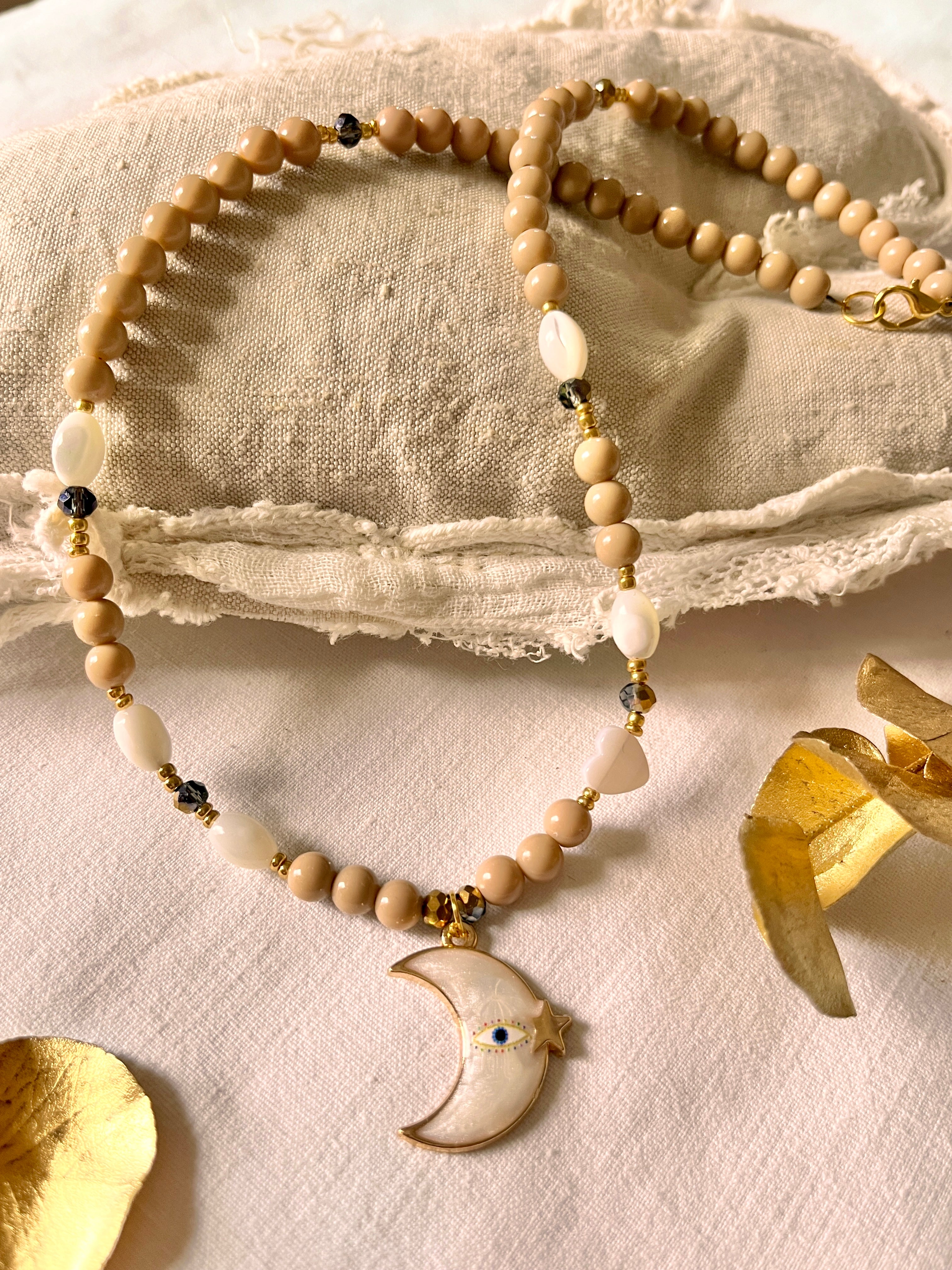 Shadow - ras-de-cou perles- pendentif Lune