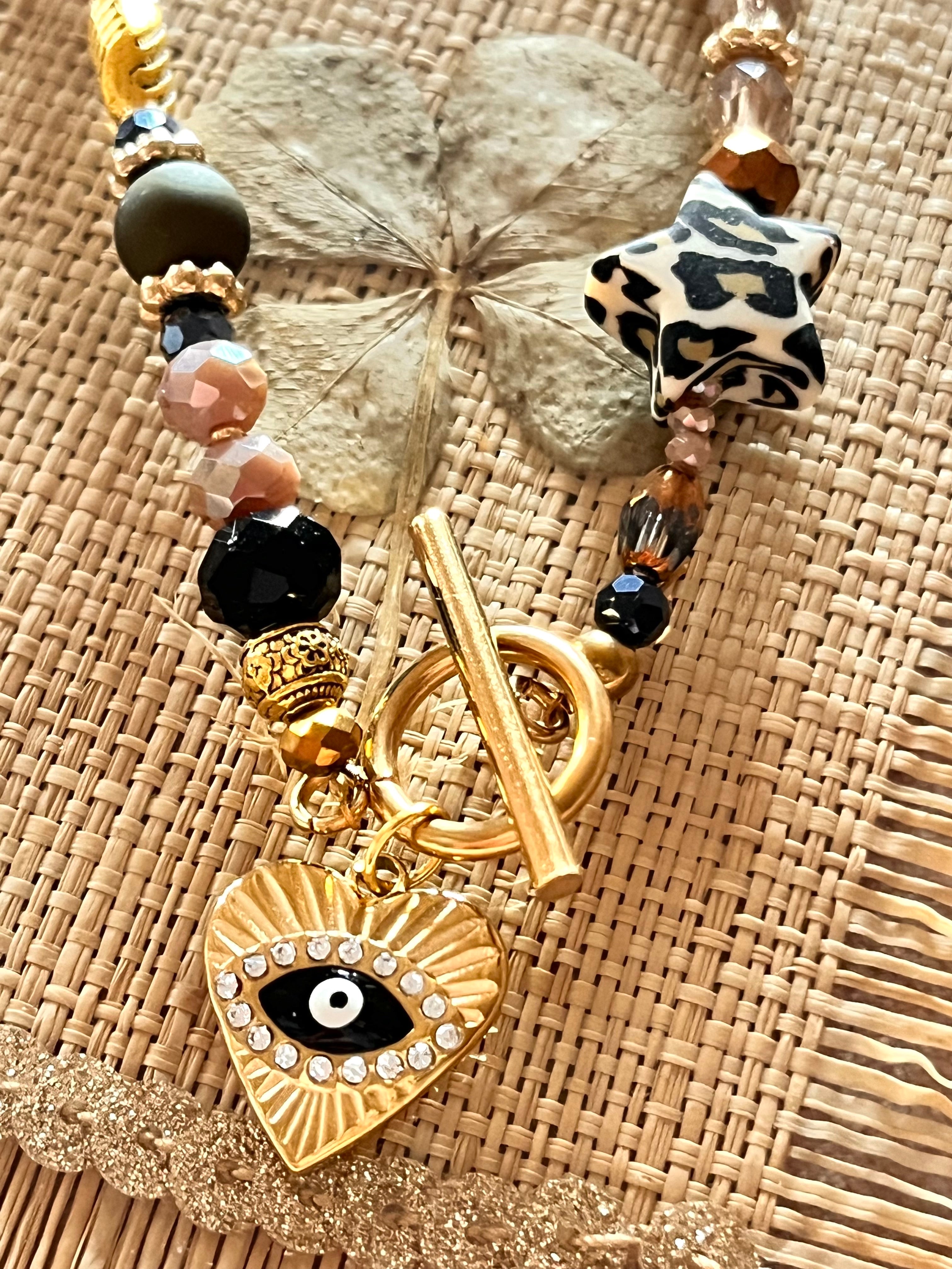 WILD - ras-de-cou perles- pendentif coeur et oeil protecteur